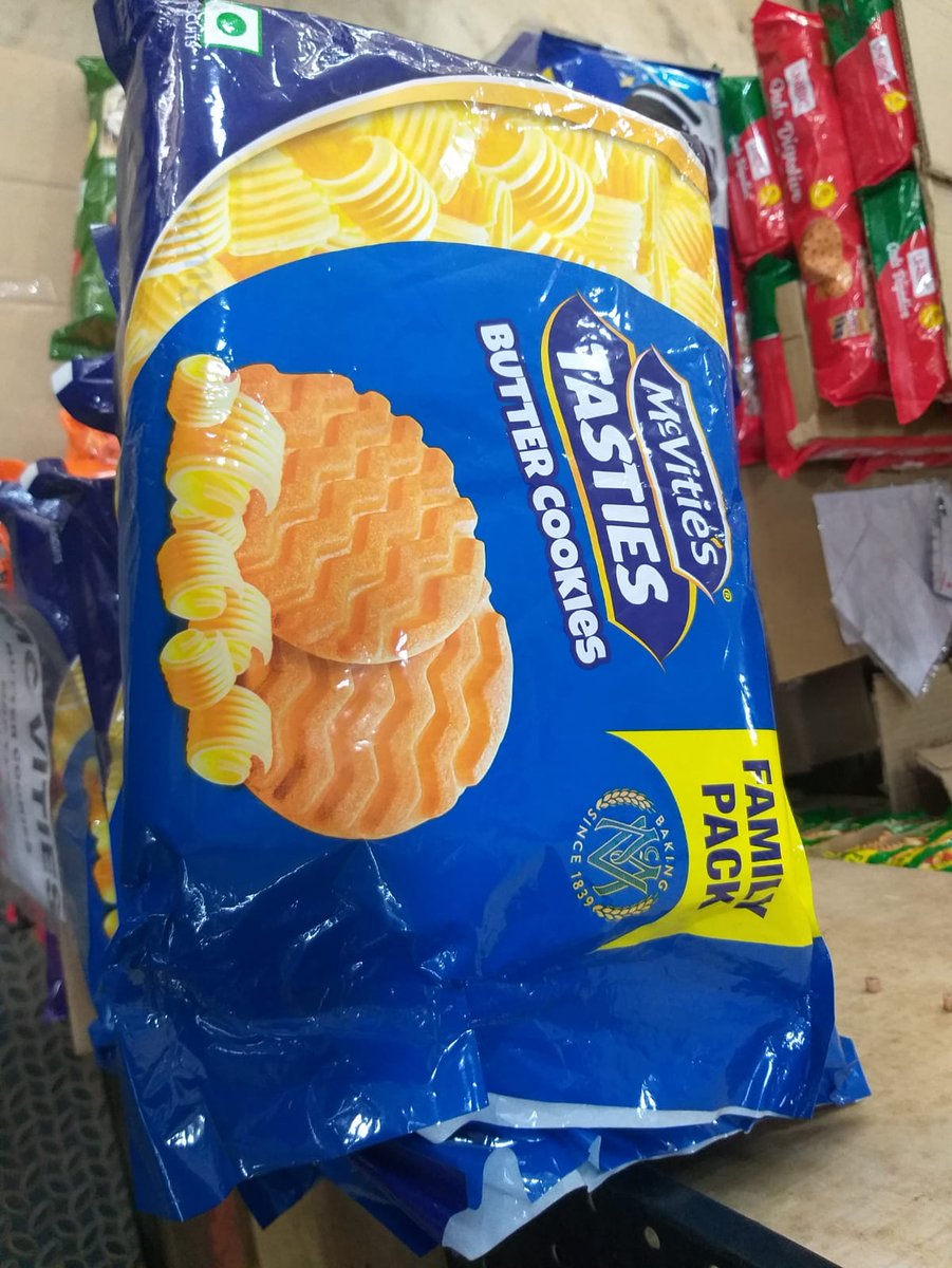 gsoumyag's tweet image. Seriously @McVitiesIndia, @mcvities_ng  what's going on with your "family pack" biscuit packaging? It's flimsy, easily torn, and feels incredibly cheap. Not the quality I expect from your brand. Major letdown! #McVities #PackagingProblems #PoorQuality
