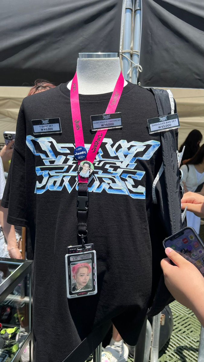 wtb lfs ph 🇵🇭

☀ tds4 md ticket holder lanyard set HAECHAN ver

- if u know any store that sells pls lmk!

🏷 nct dream the dream show 4 the future merch merchandise id 7dream dreamies
