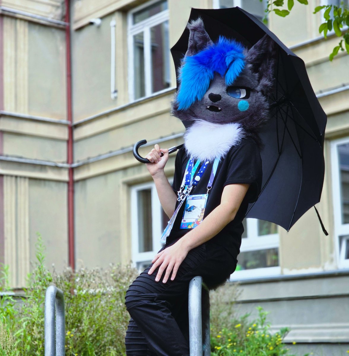 wiktorw95's tweet photo. Gonna post something random for now <3
#furry #fursuit #fursuitfriday #furday https://t.co/xWfPtho5bi