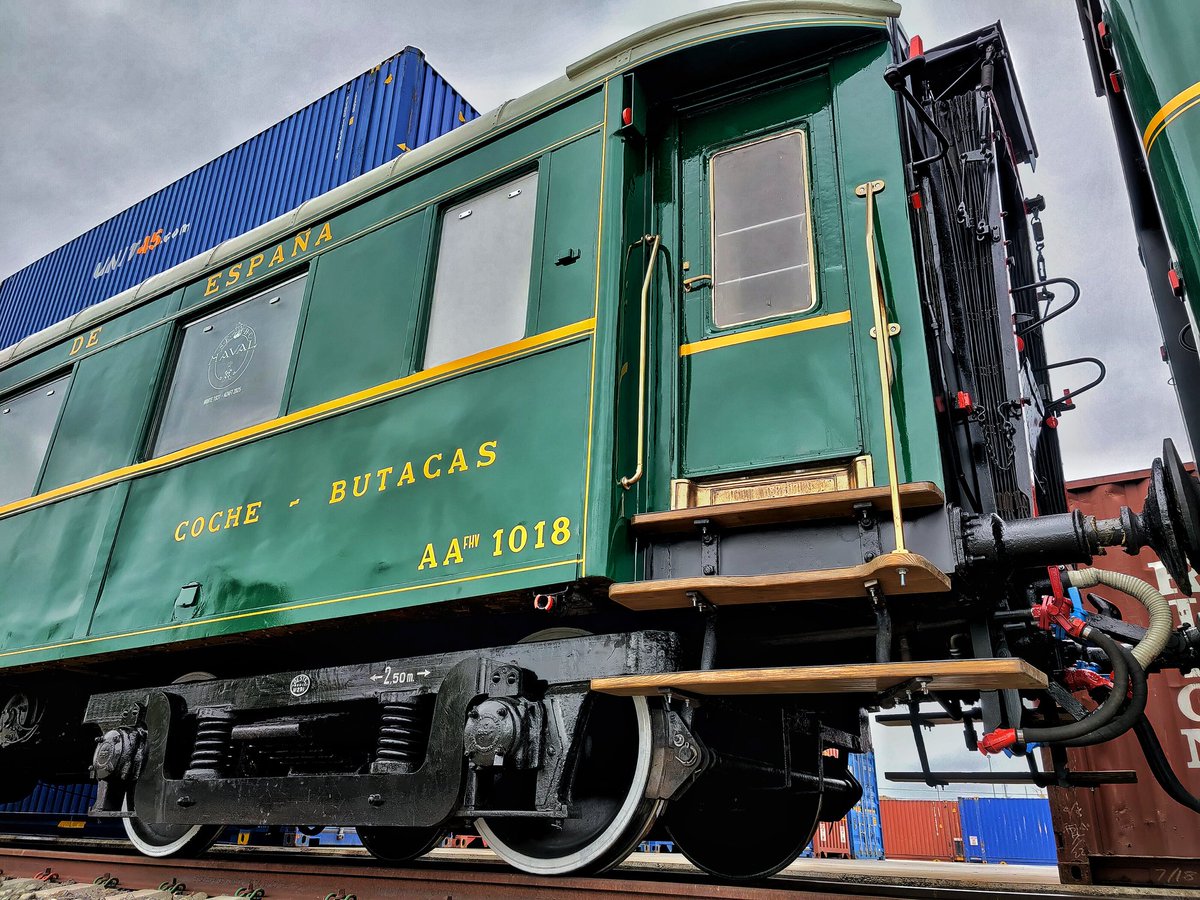 Ayer en el inicio del Expreso de Canfranc de <a href="/Alsa_autobuses/">Alsa</a> Rail circuló el coche AA1018 de 1931, recién restaurado por <a href="/azaft_org/">AZAFT</a>, Interfer y Siderúrgicas Requena, con el saneamiento de chapa, revisión tipo R, o restauración de interiorismo y de elementos de tracción y topes