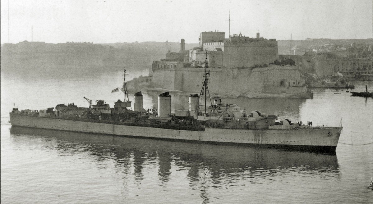 Sweepers3945's tweet image. #OTD 1945 Fast minelayers HMS MANXMAN (pic) & APOLLO arrive at Colombo, bound for the British Pacific Fleet. HMS ARIADNE will follow at the end of the month. 2 additional Flotillas of BYMS & 3 Flotillas of Algerines are earmarked for the Far East in the coming months #Sweepers80