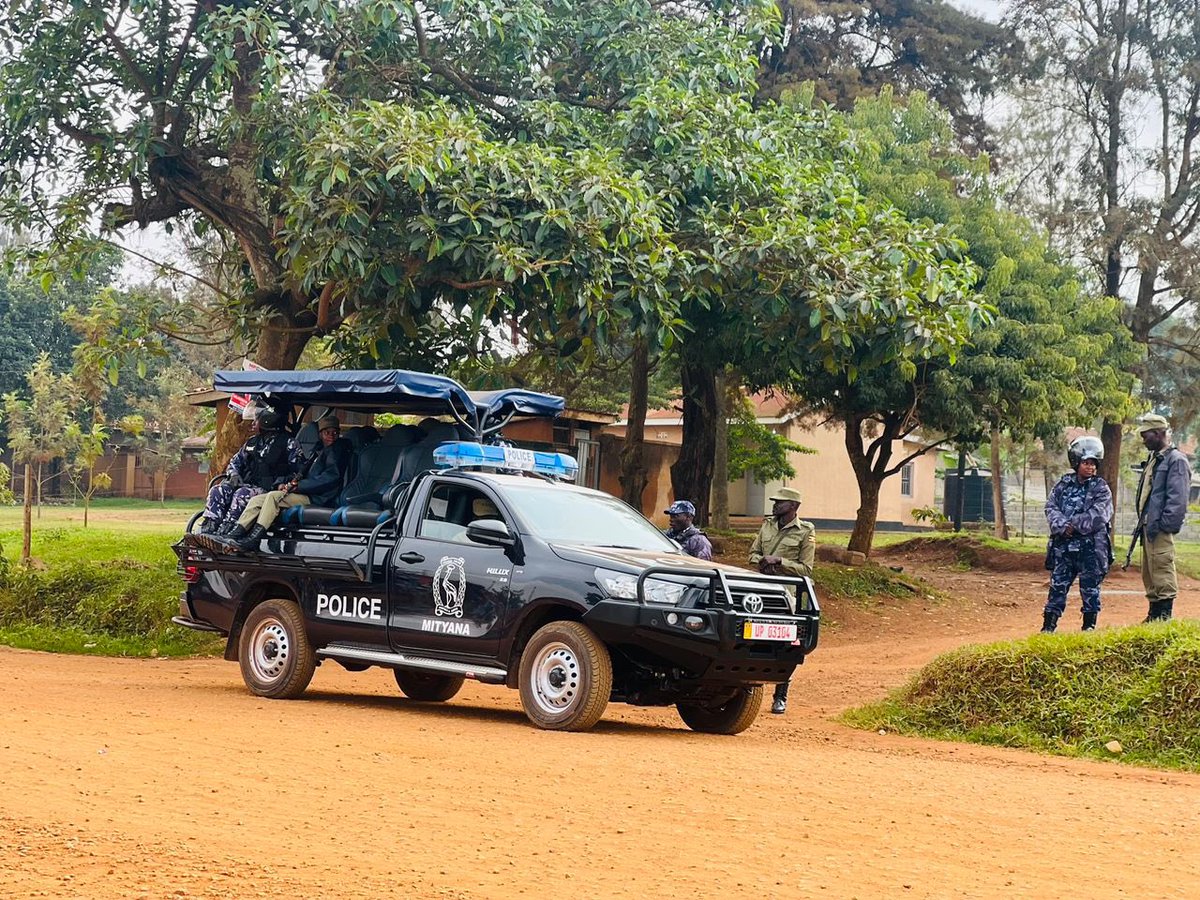 MityanaFinest's tweet image. Police have yet again blocked Hon @NalubegaFaustaB from holding a peaceful meeting with her supporters at Gombolola Grounds, Mityana!