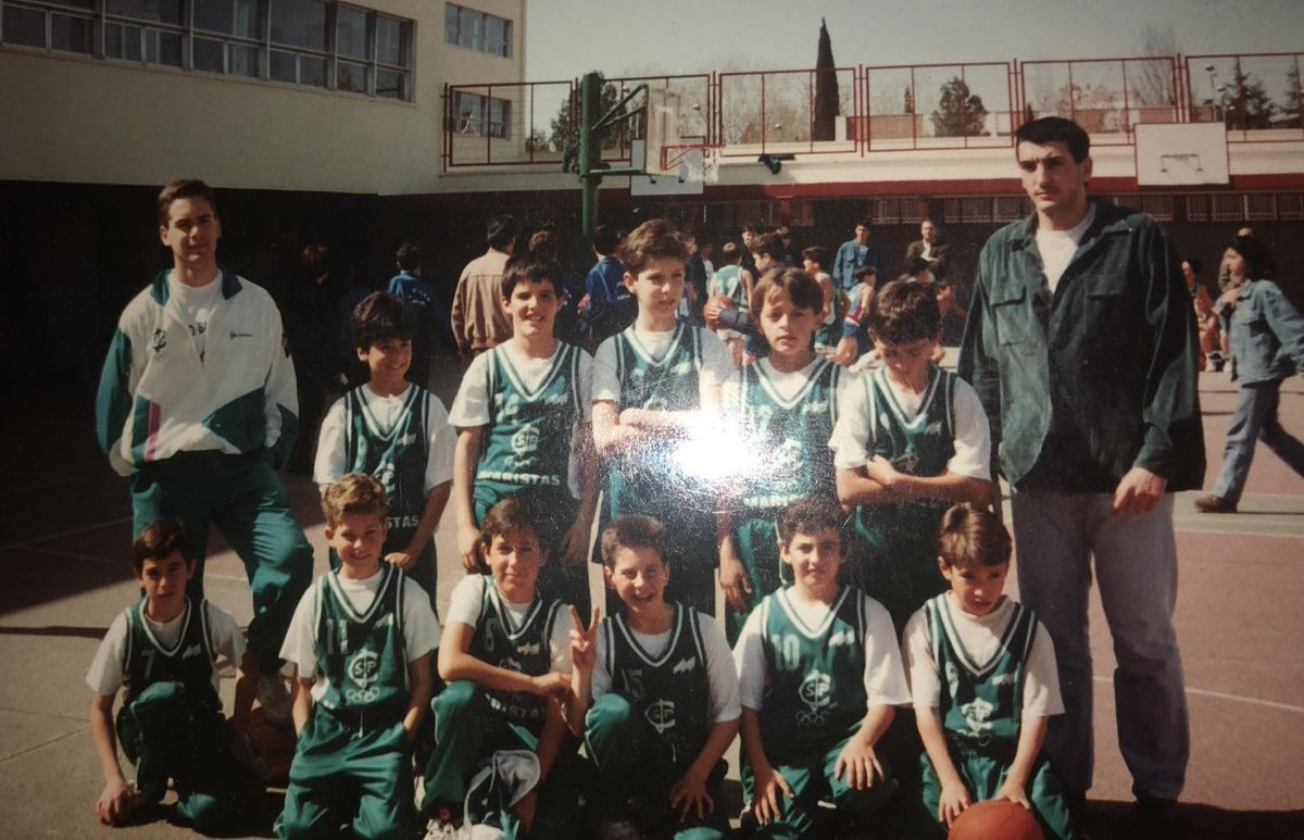 Luis Guil, antiguo alumno y entrenador durante muchos años de SJP será el nuevo ayudante de Sergio Scariolo en el @realmadridbasket 

Seguiremos muy de cerca la temporada 

#vivemaristas #somossjp #alumnisjp