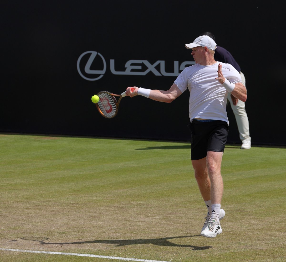 LTACompetitions's tweet photo. A first grass court title is on the line 🌱🏆
 
Kyle Edmund and Jack Pinnington Jones go head-to-head in the Lexus Nottingham @ATPChallenger final at 12:00. 
 
#LexusChallengers #OnTheRise

Attend free ➡️ https://t.co/8nSG4KlVxY
 
Stream ➡️ https://t.co/grdqqmdKPt https://t.co/1P8Ne2TkTi