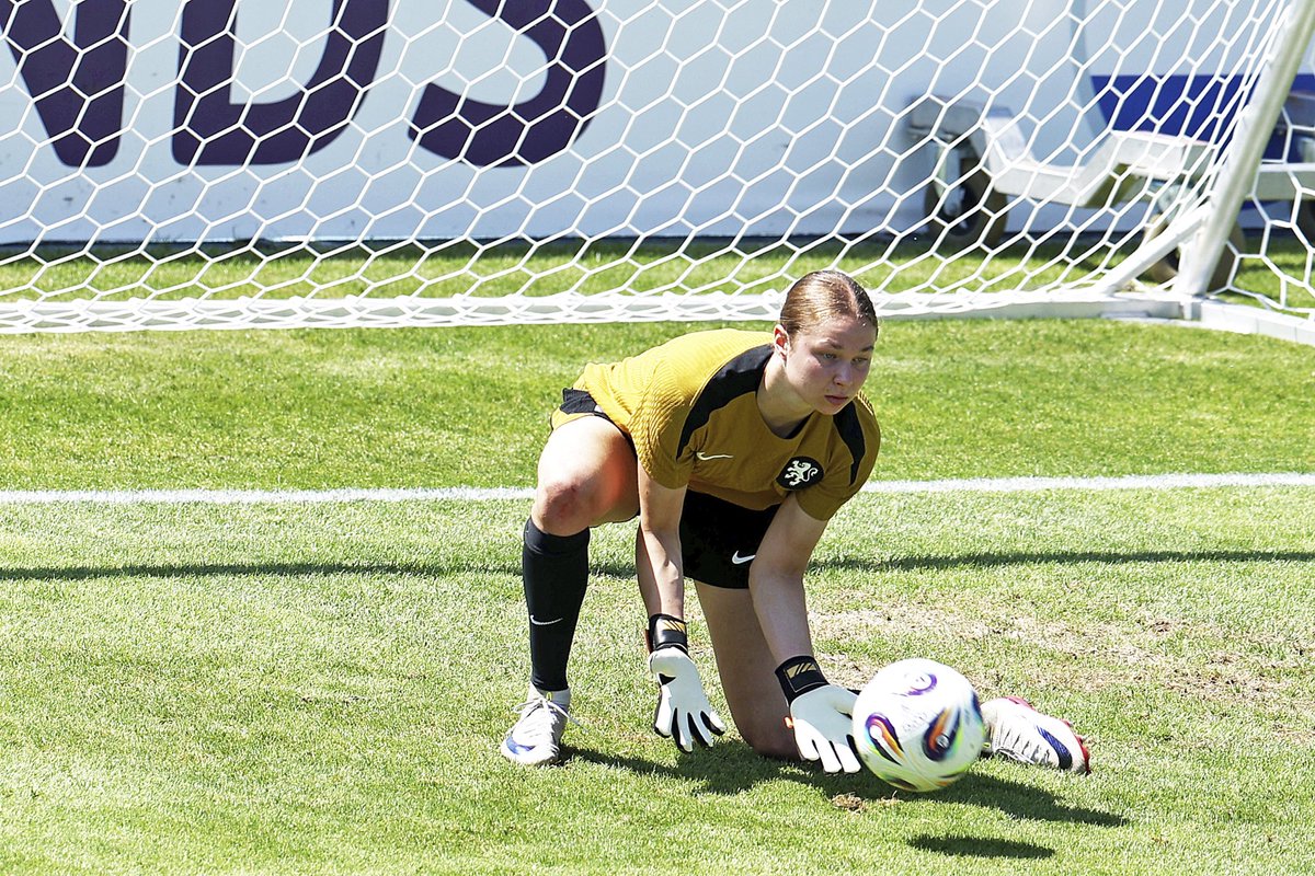 Samen alles geven voor de kwartfinale 🔥

Succes, <a href="/oranjevrouwen/">OranjeLeeuwinnen</a>! 🧡

#WEURO2025 #EurojackpotVrouwenEredivisie