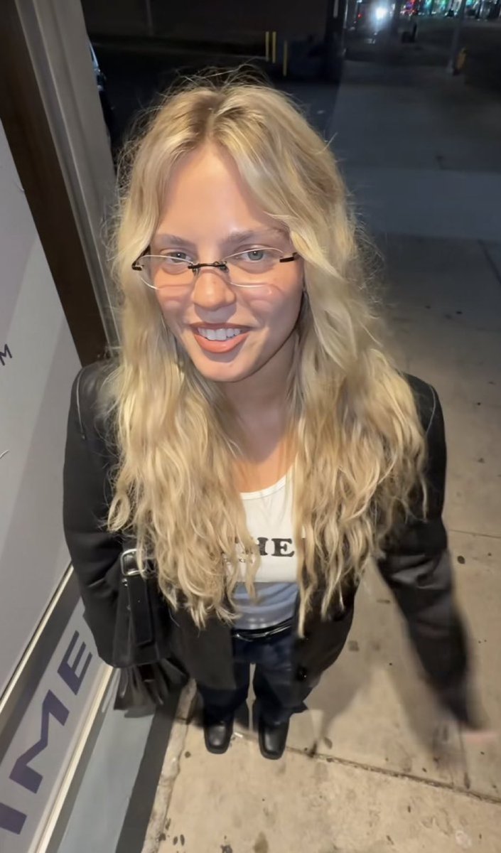 4everwondring's tweet image. her hair in this era im dead