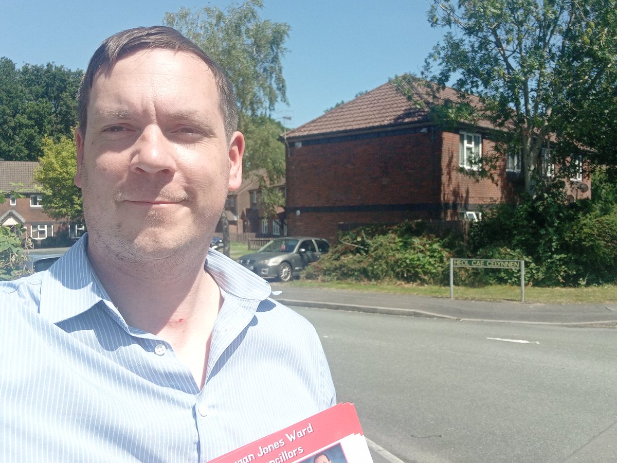 pritchar13's tweet image. I've just sent out my latest weekly update. Topics include:
Pentrebane Street ✅
Employment Support ✅
Caerphilly Castle ✅
Door Knocking ✅
If you live in the Morgan Jones Ward, and would like to be added to my weekly list, please e mail me - jamespritchard@caerphilly.gov.uk