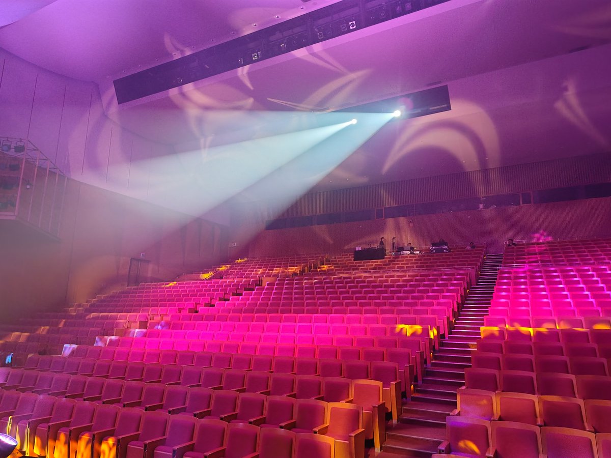 執事 チエホフ tweet media