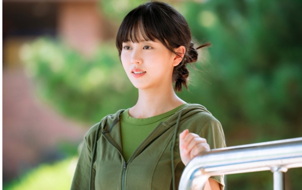 I love her in green 💚