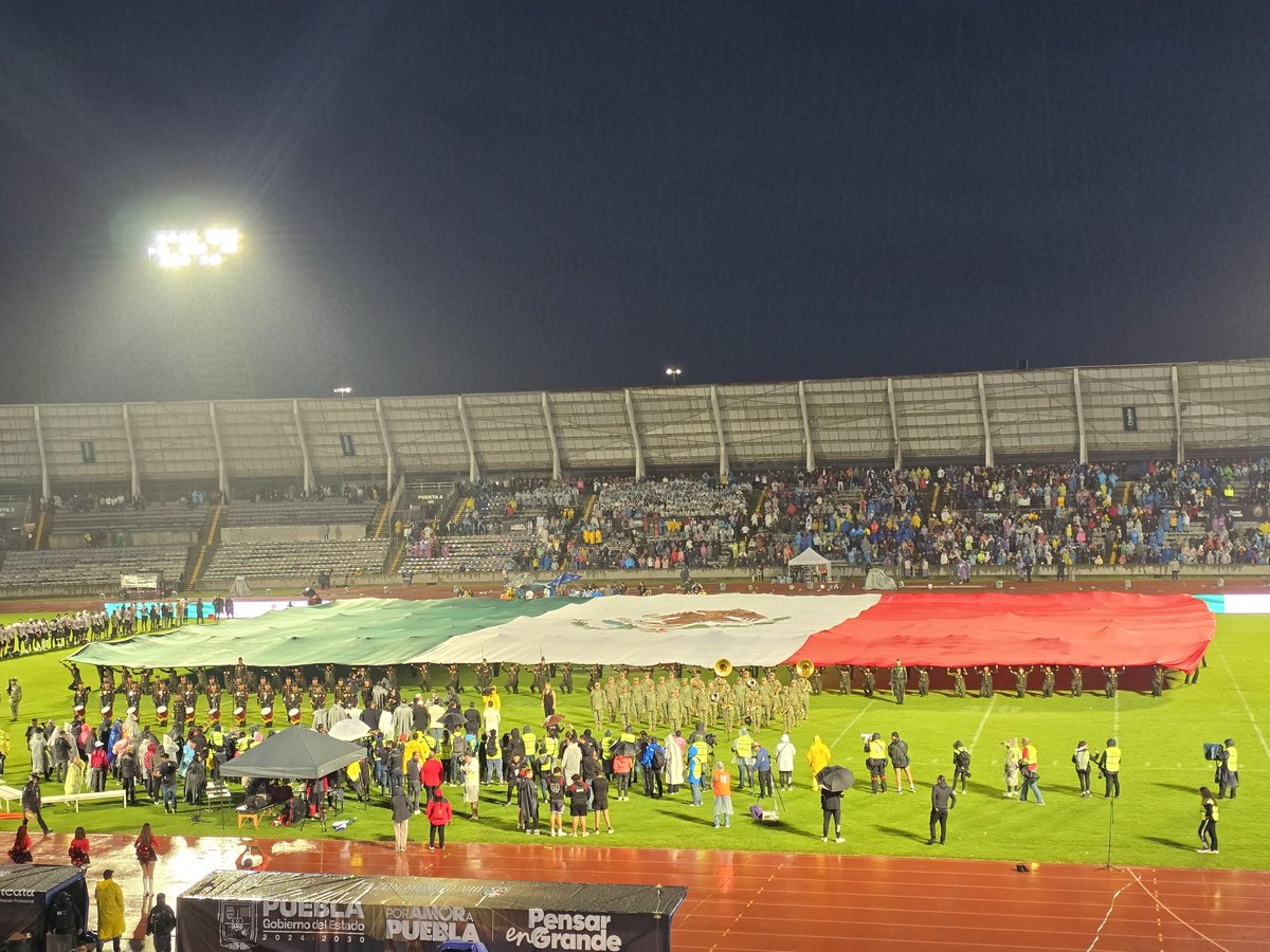 rocarlo_islas's tweet photo. Festejando con #Mexicas campeones #LFA2025 #Puebla https://t.co/RJrLoJKXc1