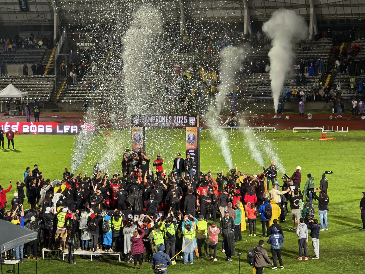 rocarlo_islas's tweet photo. Festejando con #Mexicas campeones #LFA2025 #Puebla https://t.co/RJrLoJKXc1