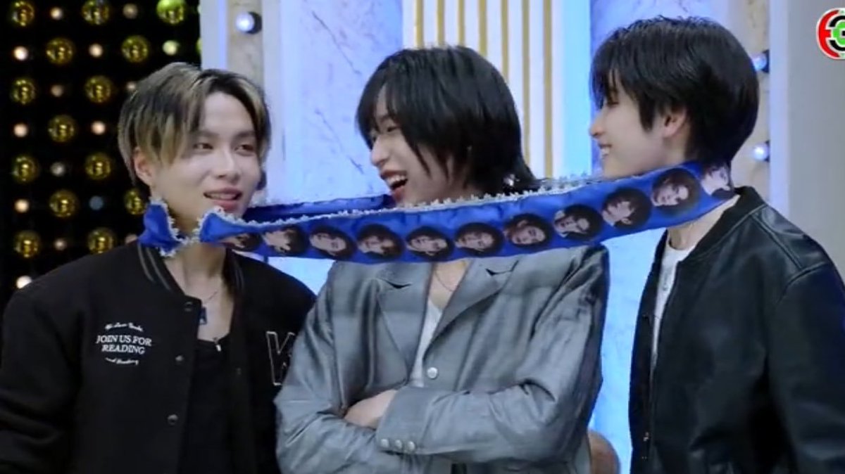 periwinklecrown's tweet photo. ผมชอบลูกสาวแม่ครับ ถ้าแม่รับสมัครลูกเขย
น้องเขาสวยเหมือนคุณแม่เลย https://t.co/tshbtkh869