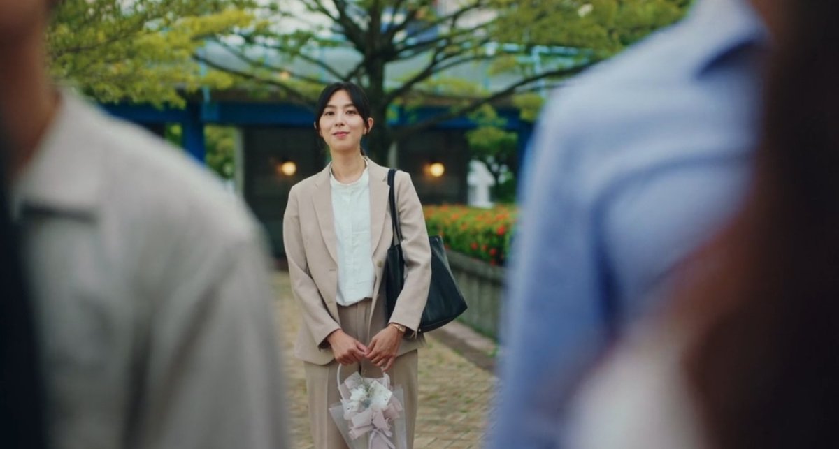 selplauv's tweet photo. Every artistic gf needs emotionally supportive gf 🥺🫶
#FragranceOfTheFirstFlower https://t.co/BOF6EuTtJD