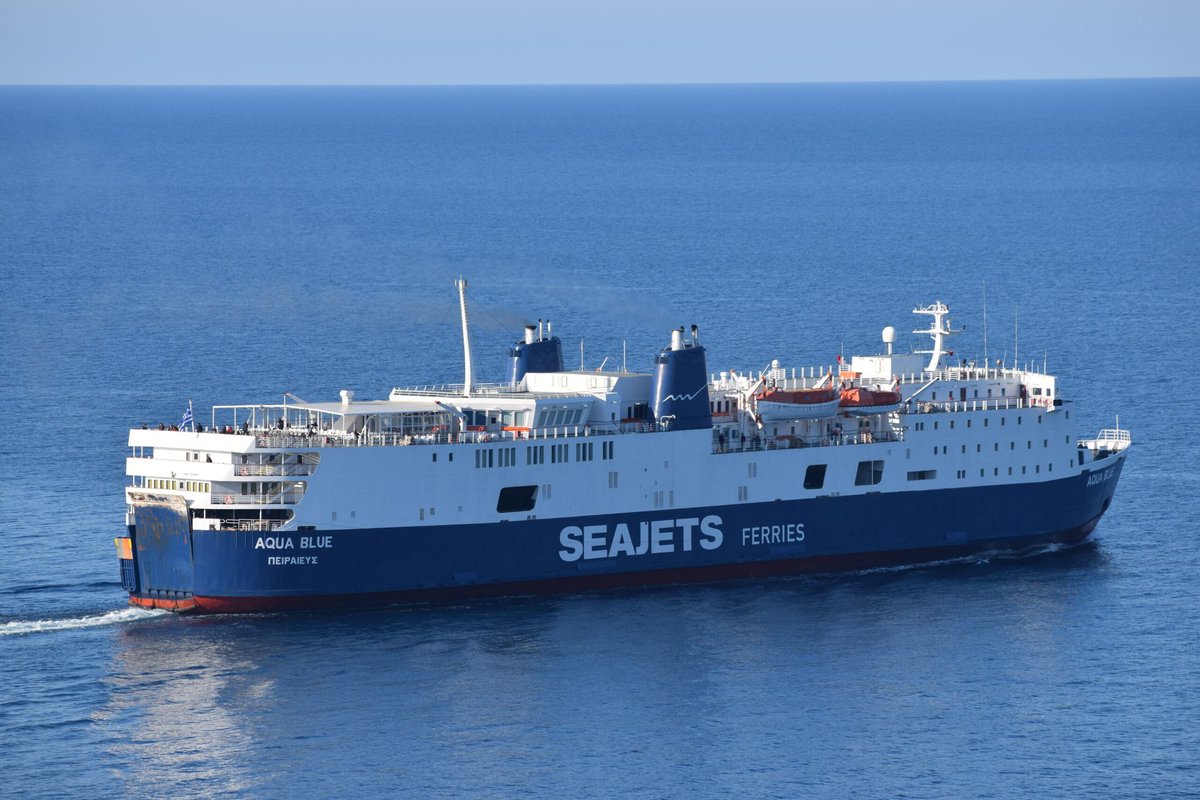 Το πλοίο-ορόσημο της ΑΕΚτζηδικης μυθολογίας,το ξακουστό "Ιεράπετρα", συνεχίζει την ένδοξη ιστορία του φορώντας-φυσικά- τα χρώματα της SEAJETS.

Το πολυτελές "Aqua Blue" μάς συνδέει  τα διαμάντια του Βορείου Αιγαίου.

Ακούραστο, αξιόπιστο , αγέρωχο

Εισιτήρια από 28€.

#aekfc