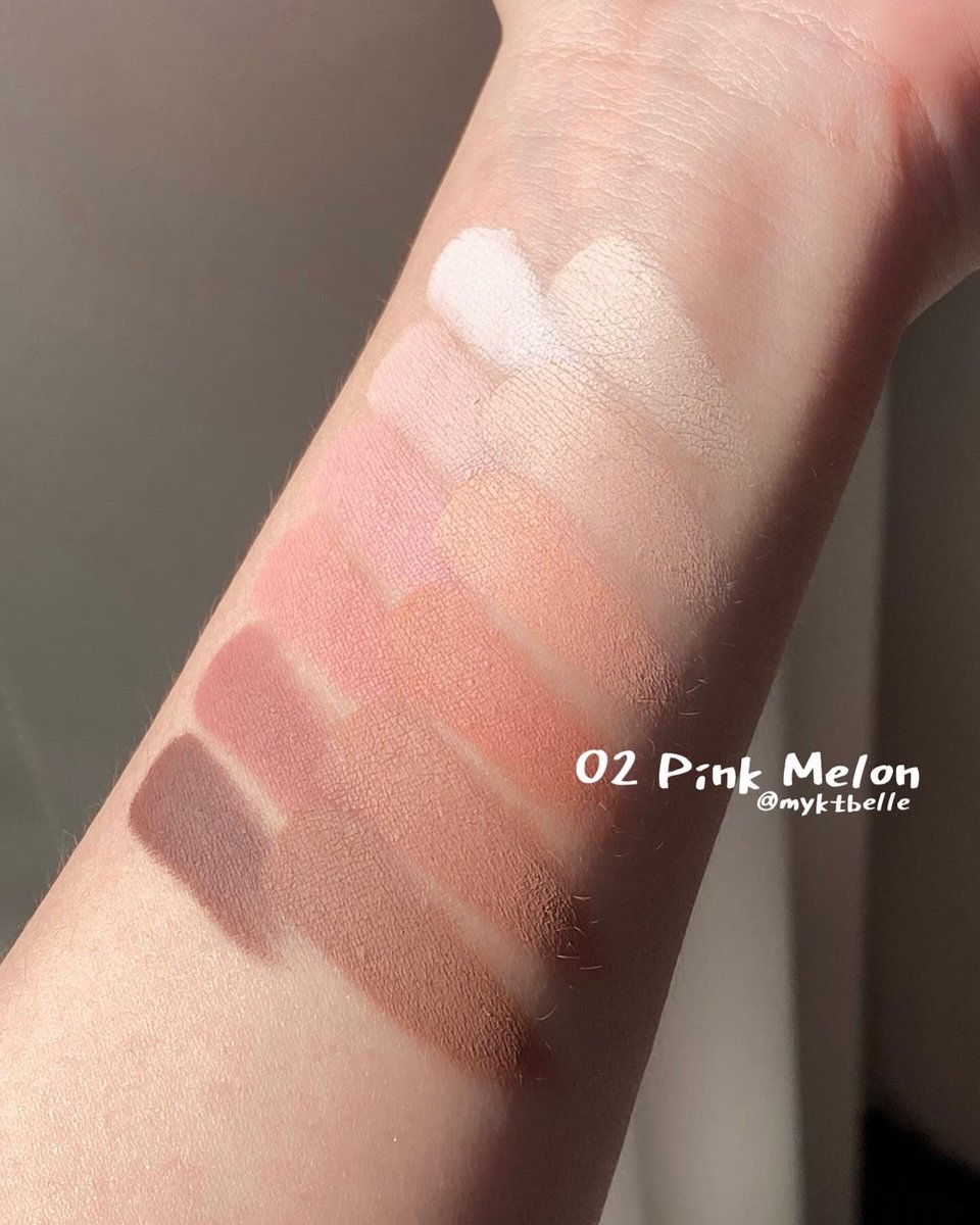 ลงพาเลทชอบสุดไปแล้ว แต่ถ้าพาเลทคุ้มสุดต้องอันนี้ ได้ 2 โทนเลย เนื้อดีมากกกกกก สุดๆๆๆ ขนาดสีขาวยังทึบขนาดนั้นได้ Joocyee เบอร์ 02 ค่ะ