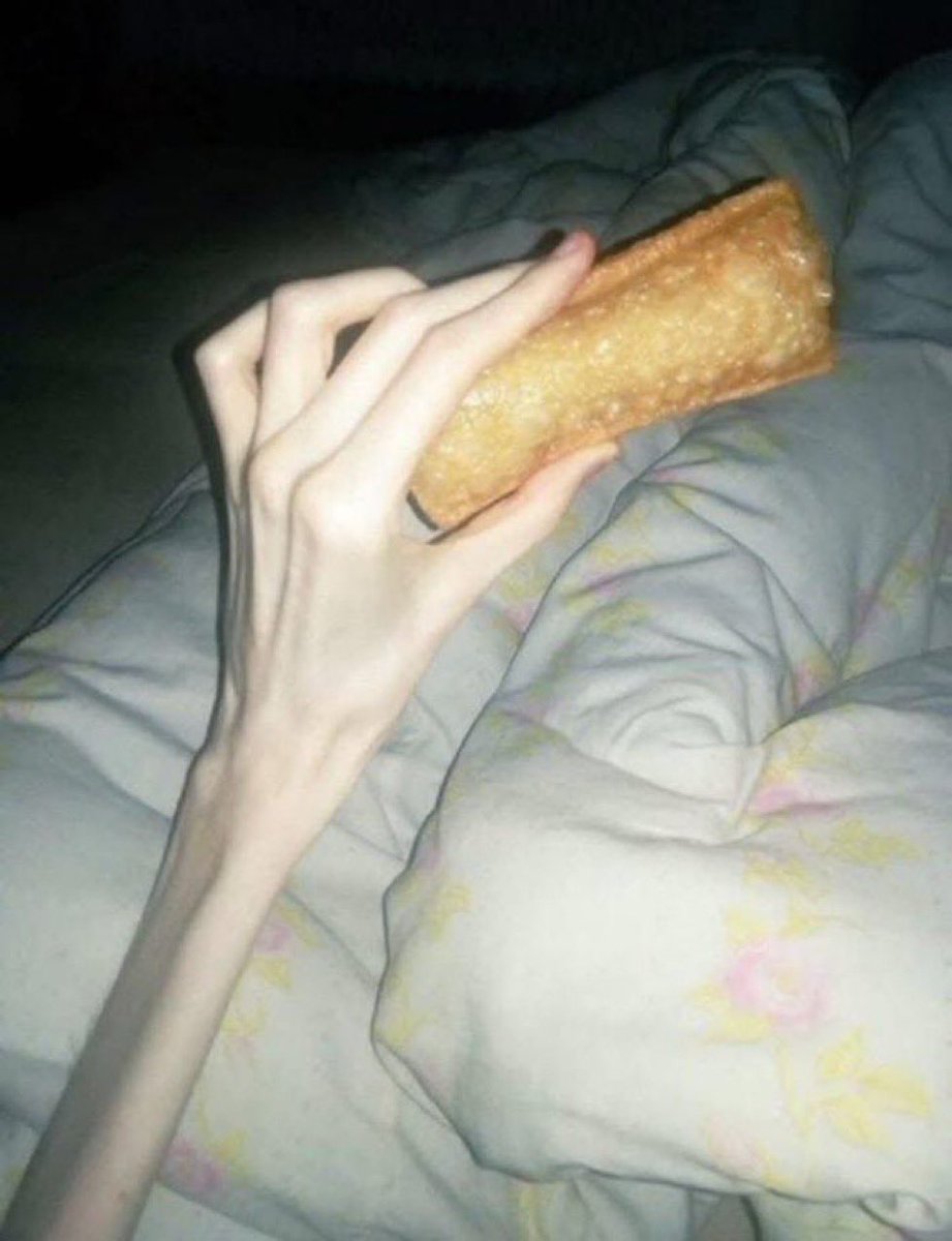 tetekbengeknya's tweet image. Baru sarapan…