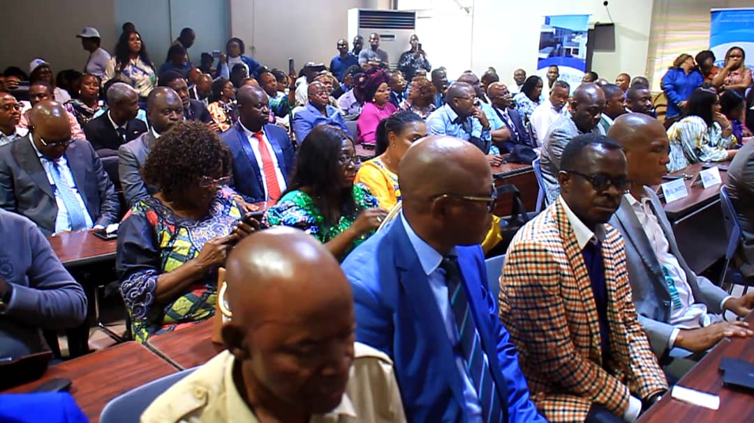 Nardinenzongola's tweet photo. #RDC #inpp #godefroy
#URGENT : 9 mois de dialogue franc et respectueux ont conduit à la signature du protocole d’accord et de la convention collective révisée à l’INPP. Un succès porté par le leadership du DG @TshimgsTml GodefroyStanislasTshimanga, fervent défenseur du capital humain et du progrès social.