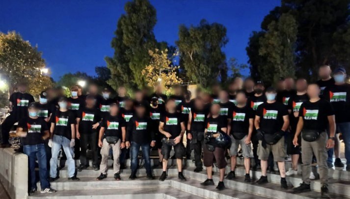 Η ΧΑΜΑΣ ΑΠΕΚΤΗΣΕ ΠΑΡΑΡΤΗΜΑ ΜΕ ΤΑΓΜΑΤΑ ΕΦΟΔΟΥ ΣΤΗΝ ΑΘΗΝΑ 
Τα ίδια φασιστόμουτρα με τους Χρυσαυγίτες, αλλά στο άλλο άκρο. Πάντα τα δύο άκρα έβρισκαν τρόπο να συνεννοούνται. Τώρα κυκλοφορούν και αναζητούν Εβραίους για να τους τραμπουκίσουν