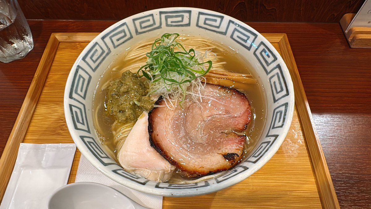 cnalb863's tweet photo. RAMEN MEIKIRA
塩ラーメン　大盛　牡蠣ペースト
元のスープが美味いし牡蠣ペーストをがっつり混ぜたらもっと美味くて思わず完飲 https://t.co/w5EujymquN