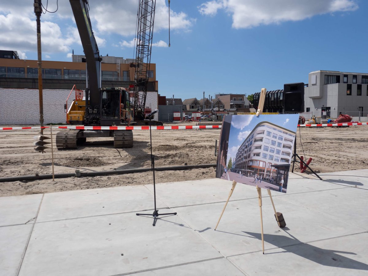 Peter Hutten (@peterhutten) on Twitter photo De officiële start bouw van TROM aan Dik Tromplein in #Hoofddorp. Samen met #Segesta, partners, gemeente en collega’s <a href="/VanWijnenGroep/">Van Wijnen</a> stilstaan bij mooie mijlpaal. TROM heeft 136 huurappartementen (>50% betaalbaar), 4.500 m² winkels en horeca en een parkeergarage met 296 plekken De officiële start bouw van TROM aan Dik Tromplein in #Hoofddorp. Samen met #Segesta, partners, gemeente en collega’s <a href="/VanWijnenGroep/">Van Wijnen</a> stilstaan bij mooie mijlpaal. TROM heeft 136 huurappartementen (>50% betaalbaar), 4.500 m² winkels en horeca en een parkeergarage met 296 plekken