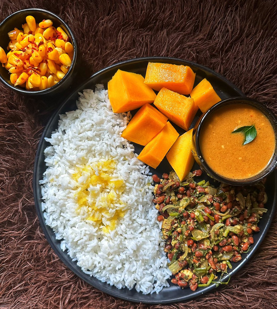 rajpurvii's tweet image. ಬಸ್ಸಾರು ಪಲ್ಯ ತಿಂದರೆ ಸ್ವರ್ಗಕ್ಕೆ ಮೂರೇ ಹೆಜ್ಜೆ♥️