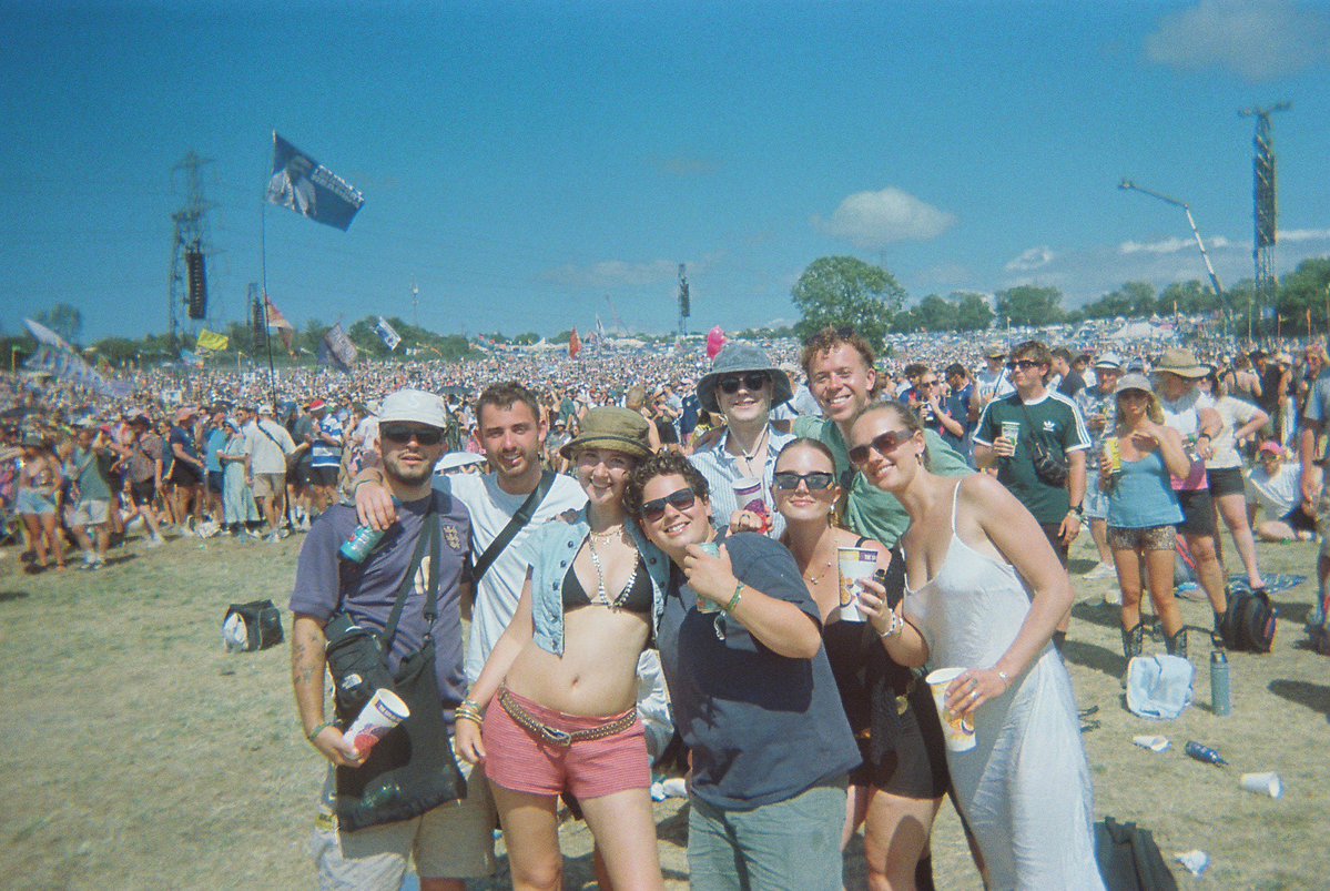 kimheston's tweet image. I found a disposable camera at Glasto! I’ve had it developed and I’d love to find these people and reunite them with their photos! @TheGlastoThingy @Glastopia @glastobation @glastonbury @wheresmytent_ @glasto_cast