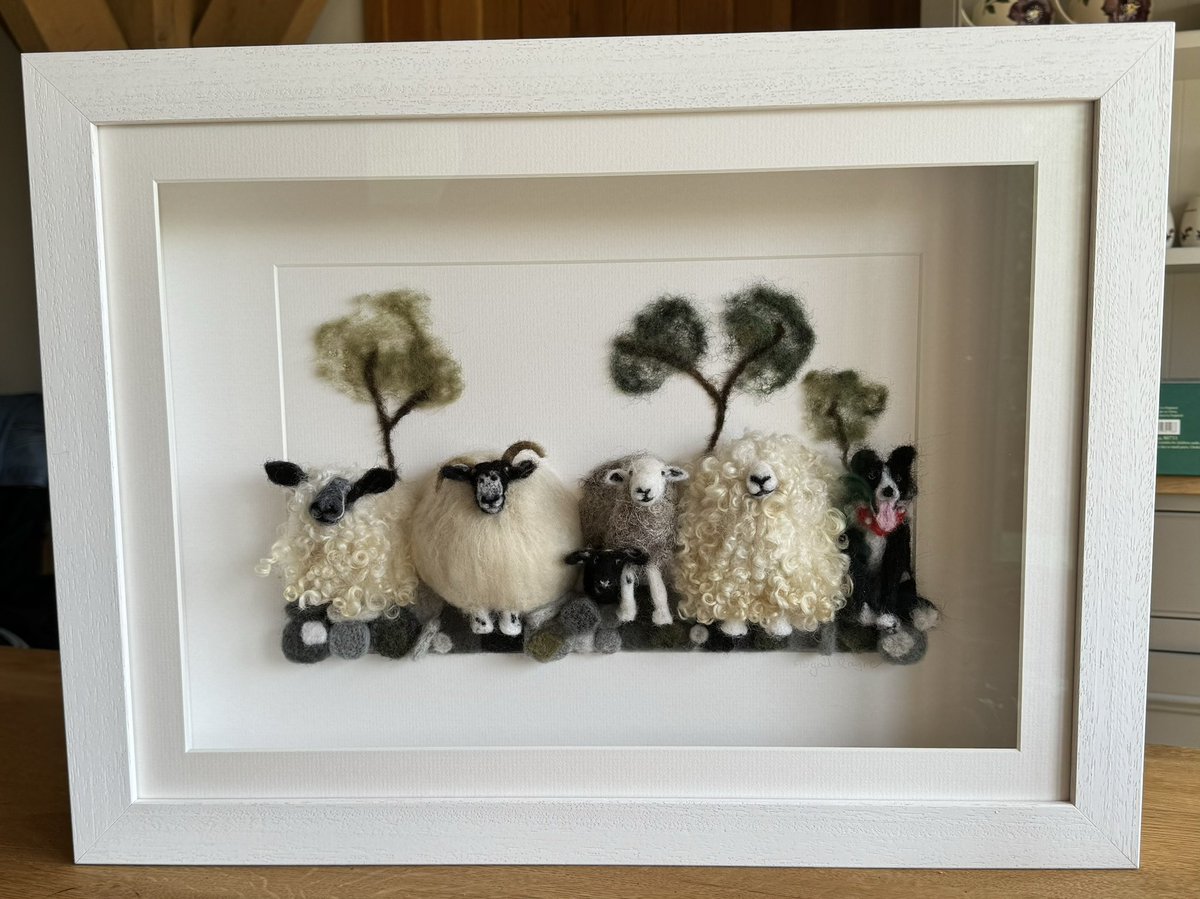Good morning ☀️ 

You will find all my art on my website. If you fancy a look you’ll find the link below :)

abigailrayner.co.uk/products

#sheep #art  #animalart