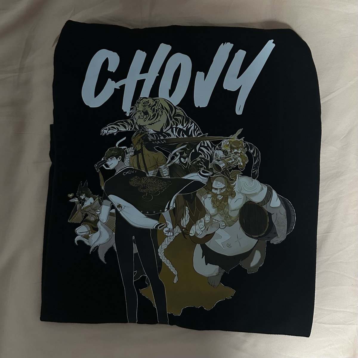 whytealeaf's tweet photo. ‼️GIVEAWAY ‼️

In celebration of Gen G's MSI victory, I am giving away:
- T-shirt from The Mau (sz S)
- Chovy genrang keyring from The Mau
- Gen G Photocard Set

Requirements:
- RT + Like
- Open to Gen G fans only
- Free intl shipping!
- Ends 14/7 23:59 GMT+8

#GENWIN https://t.co/VwC3jgjFKO
