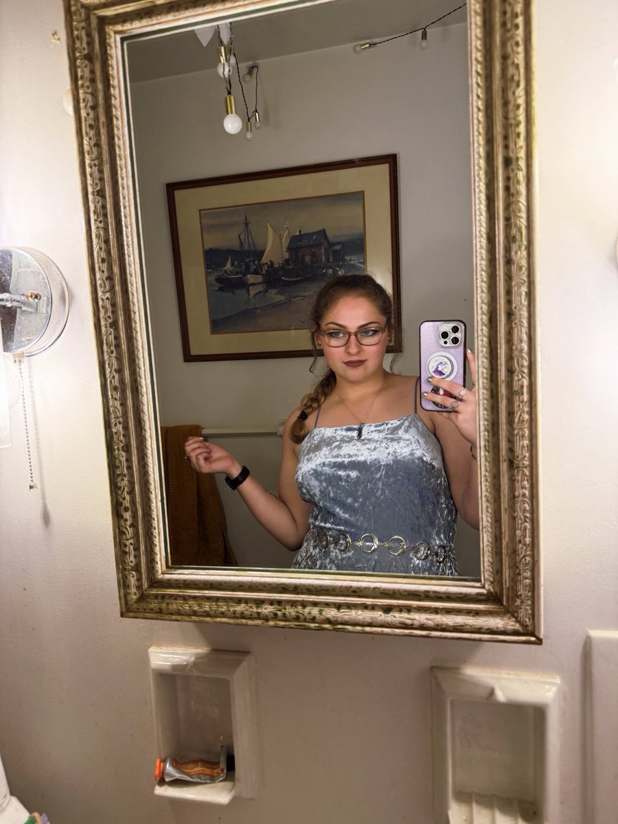 justascend's tweet photo. someone told me i looked like a princess today and it made my whole life https://t.co/GdmQCHuFLS