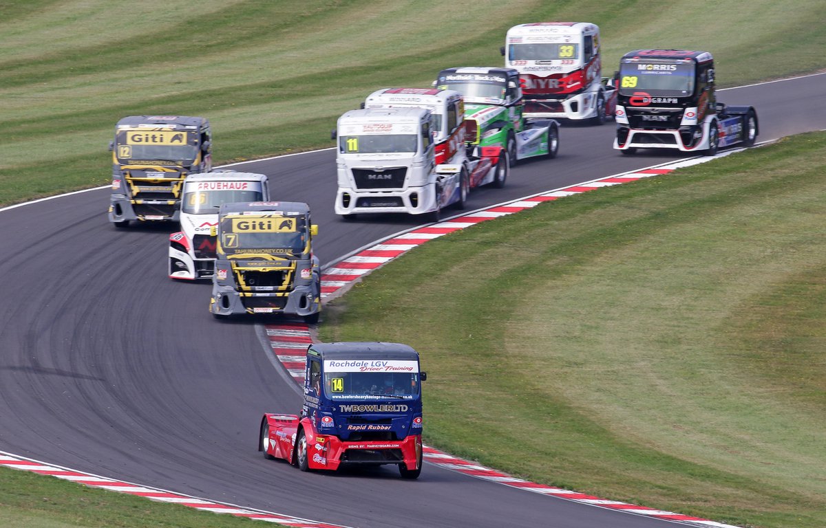 DoningtonParkUK's tweet image. 2️⃣5️⃣ days to go until scenes like *this* return at this year's Convoy in the Park🤩
Donington Park hosts a celebration of truck racing headlined by the British Truck Racing Championship🏁
Discounted tickets are available 🎟 Under-13s go FREE
🔗: donington-park.net/2025/august/co…