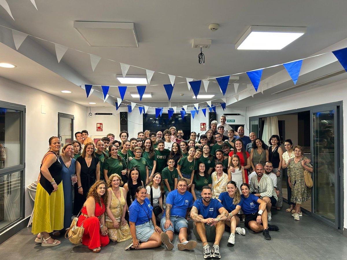 Sramayordolor's tweet photo. Ayer vivimos una jornada de convivencia inolvidable en nuestra casa hermandad junto a @bmesperanza, trono y nazarenos de Mayor Dolor 💙
Comida, música en directo con María Cortés y DJ Antelo, bailes y, sobre todo, hermandad.

¡Esto es Mayor Dolor!

#CofradiasMLG https://t.co/amB3aikU4y