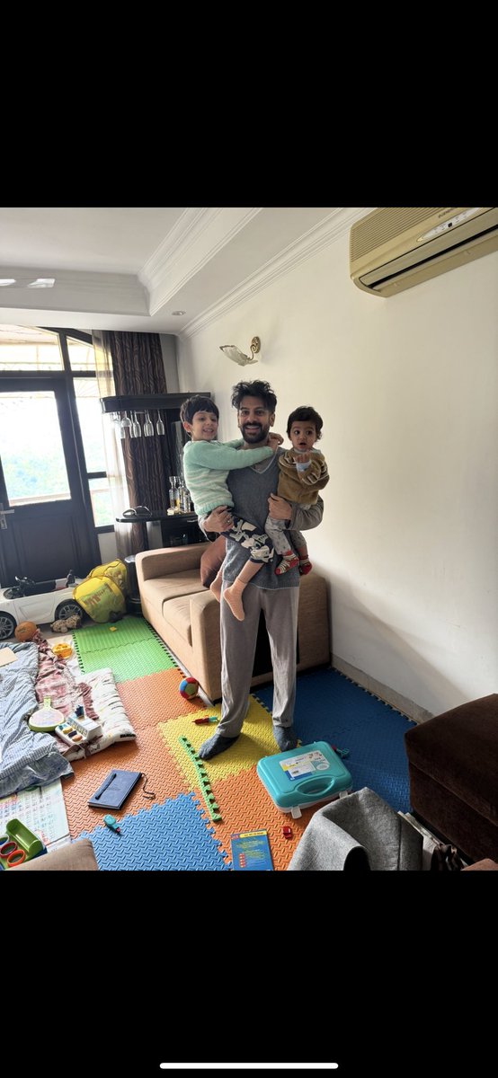 KaranVeerMehra's tweet photo. Happy birthday my Jaan #Avi 🤗💋 https://t.co/LGI8Ldbu3K