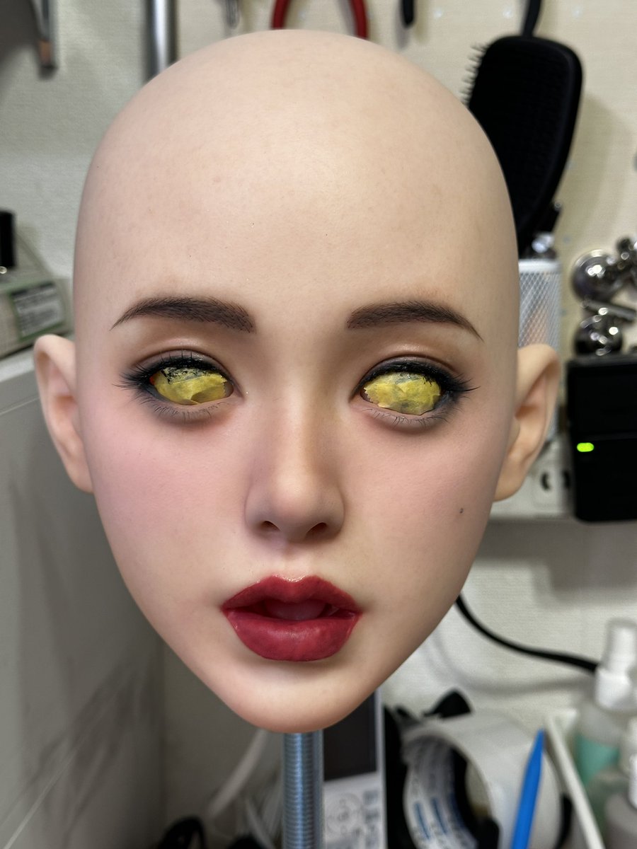 HHH_doller's tweet photo. 最近メイクばかりしている
やっては消しやり直し…完成って何？状態🤪 https://t.co/e1R6ifT7HN