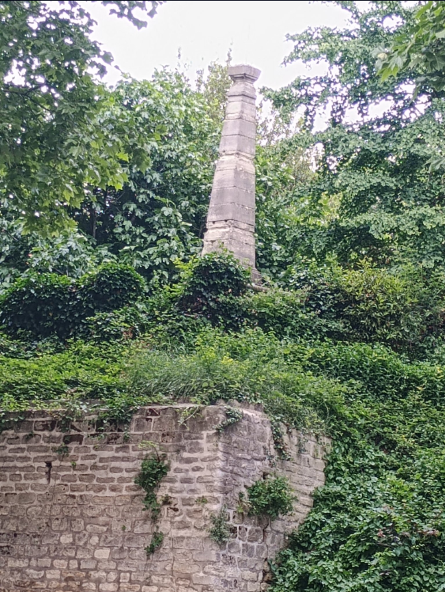 #villejuif  
La pyramide de Cassini , toujours abandonnée. #villejuifabandonnee

<a href="/CDTValdemarne/">Val-de-Marne Tourisme & Loisirs</a> <a href="/valdemarne_94/">Val-de-Marne</a> <a href="/VilleVillejuif/">Ville de Villejuif</a> <a href="/MinistereCC/">Ministère de la Culture 🇫🇷</a> <a href="/Obs_Paris/">Observatoire de Paris | PSL</a> <a href="/bdeObsParis/">BDE Observatoire de Paris</a> <a href="/ParisBiseArt/">Paris Bise Art</a>  @INP_CNRS <a href="/univ_spn/">Université Sorbonne Paris Nord</a> <a href="/CNRS/">CNRS 🌍</a> <a href="/CNRSImages/">CNRS Images</a> <a href="/CNRS_Villejuif/">CNRS Île-de-France Villejuif</a>