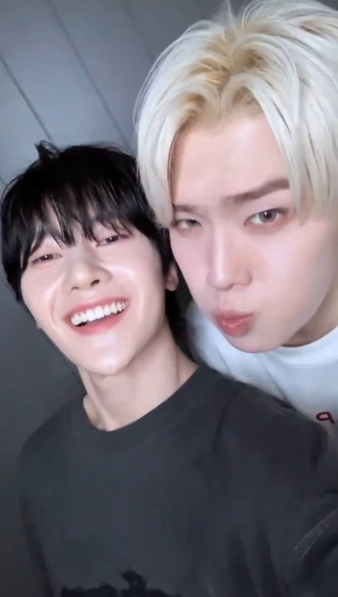 Ren ★ 토비🦈 saw zb1 & txt tweet media