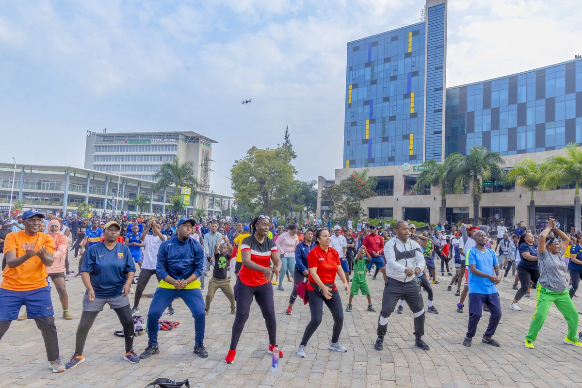 CityofKigali's tweet photo. Today’s #CarFreeDay featured a range of sports activities including jogging, cycling, aerobics and gym workouts, alongside non-communicable disease (NCDs) screenings.

Participants were also sensitized on HIV/AIDS prevention through free self-testing kits, counseling and condom distribution.

In case you missed out, see you next time. 

#KigaliYacu
#IAS2025