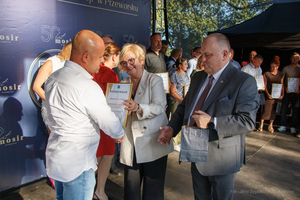 TKH_Teresa's tweet photo. 🏆 #MOSiR #Przeworsk świętował 50-lecie działalności.

🎉 W programie obchodów znalazły pokazy, wystawa i wspólne świętowanie sportowych tradycji miasta.

Serdecznie gratuluję i życzę kolejnych lat działalności! https://t.co/6Co2zQm9fw