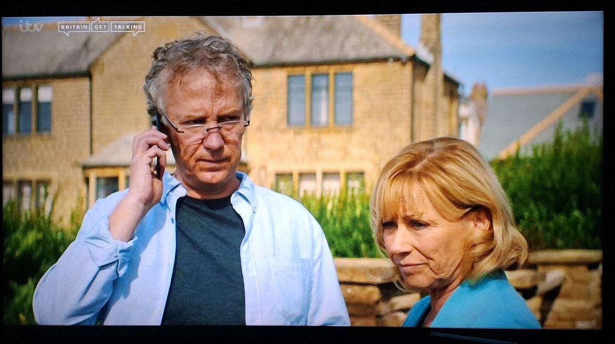 OffTheBill_'s tweet image. Richard Huw (MIT's Doctor John Cornell) as Tom Hayes in Series 2 of The Bay (2021).
Reunited with his MIT co-star Lindsey Coulson in all of his scenes.
#MIT #OffMIT #TheBill #OffTheBill #TheBay