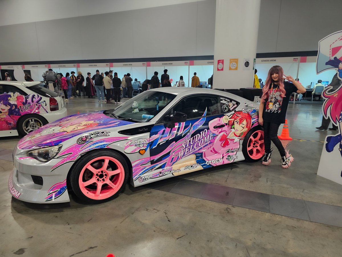 Went to SMASH! Took a photo with a sick car.