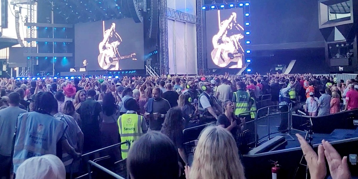 Hazel Osborn tweet media