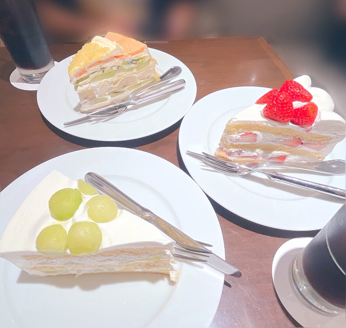 sky_hima26's tweet image. ❧🍰#HARBS で𝕥𝕖𝕒𝕥𝕚𝕞𝕖️ ☙ ☕🫖𓂃𓈒𓏸︎︎︎︎

💐夏いちごのケーキ
💐メロンケーキ
💐ミルクレープ

どれも美味しそうだから選びかねて
ふたりで3個食べた⋯♡(՞  ܸ.  ̫ .ܸ՞) (՞ ܸ.  ̫ .ܸ  ՞)

#スイーツ #カフェ巡り