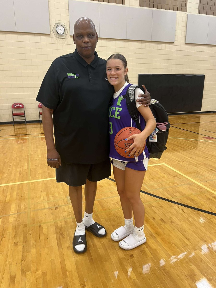 S/o to 5'6 Unsigned 2026 SG Bri 8-3s and 26pts vs Very Tough Diamond Elite Team Saturday in Tartan Meltdown National NCAA Tourney 
<a href="/briacole315/">Bria Cole</a>