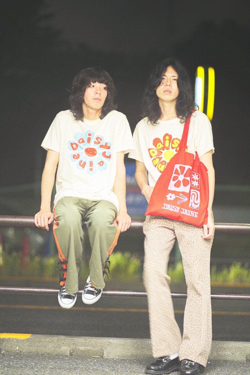 ⭐️NEWS⭐️

オンラインストアにてTシャツとトートバッグを販売開始しました！

▼ Online Store ▼
daisyjaine.official.ec