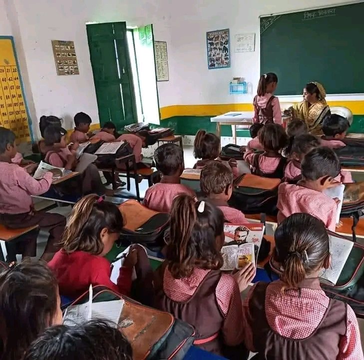 mpiDeepakDTr's tweet image. सरकार और शिक्षकों का यह सांझा प्रयास होना चाहिए कि शिक्षा को इतना आसान बना दें कि बच्चा हाथ बढ़ाए और किताब उसके हाथ में आ जाए।
#मधुशाला_नहीं_पाठशाला_दो