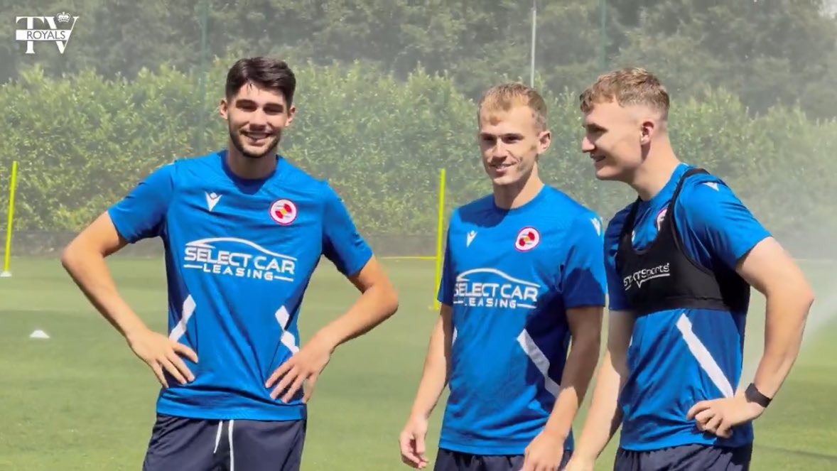 💭 Two friendlies in, five signings made. How many more signings do you think #ReadingFC need to make this summer?