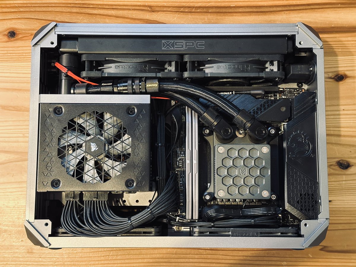 ←before
→after
溶けませんように
#自作pc #カスタム水冷