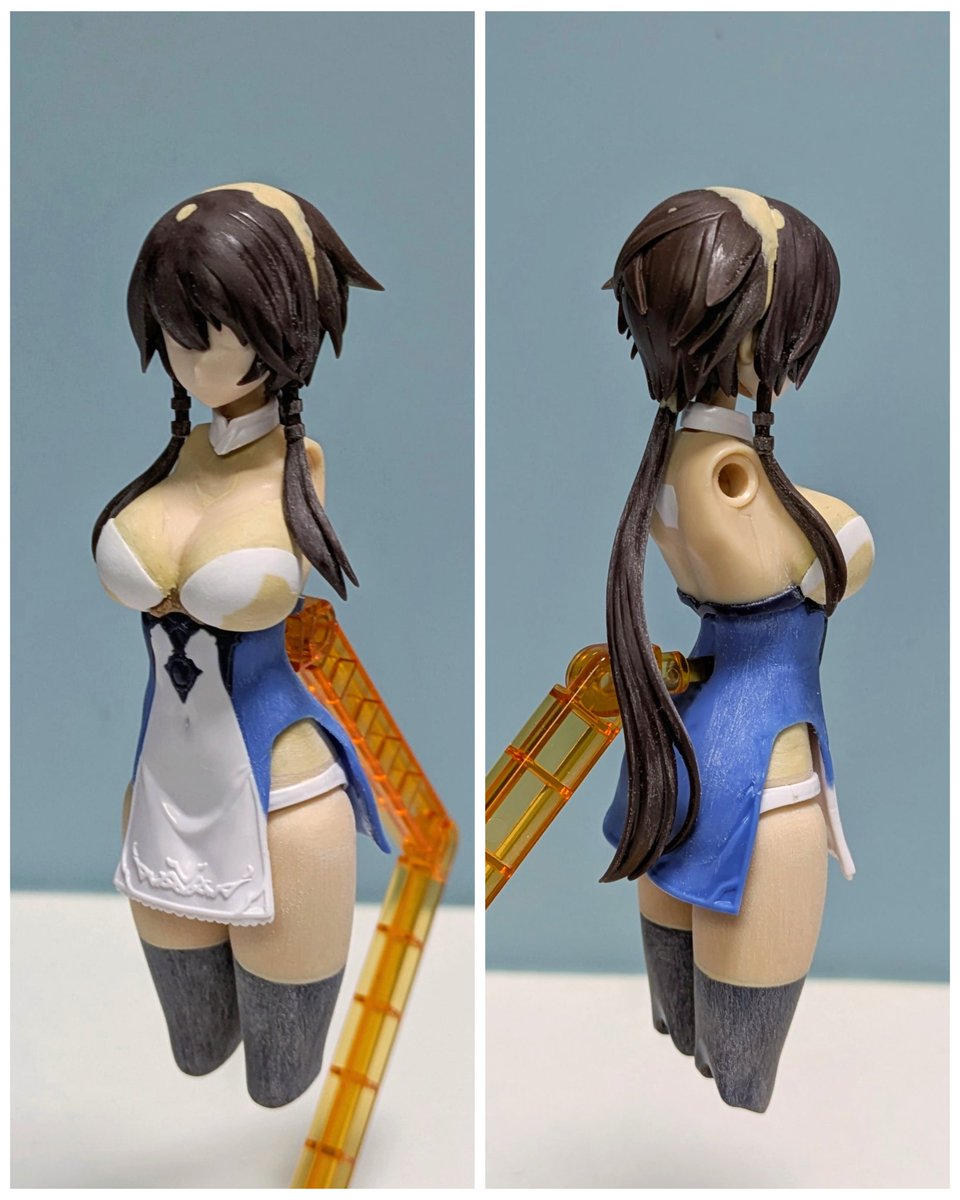 改修点について。
胸部：フォルテのサイズに合わせて少しボリュームアップ、首元から胸の形状を復元するため切り出したジャンクパーツを接着
腰部：左右のスカートを加工して太ももが出た状態＋腰から太もものラインを形状変更
#アルカナディア #メガミデバイス