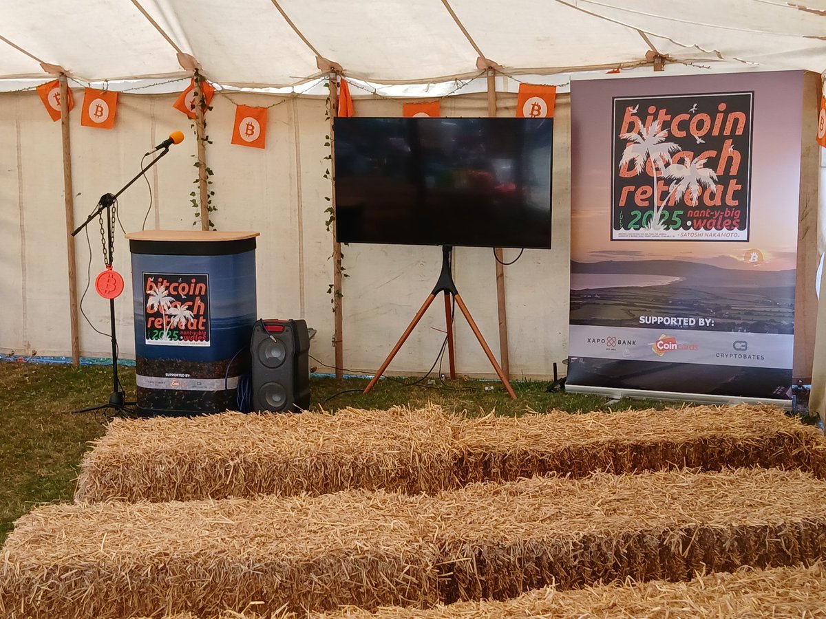 BitcoinRetreat's tweet image. We&apos;re ready for another day at the Bitcoin Beach Retreat 😎