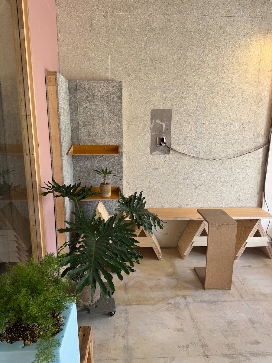 tetsuroshimura's tweet image. 素描展見られてよかった。帰りに桜新町のbuffも寄ってみた。