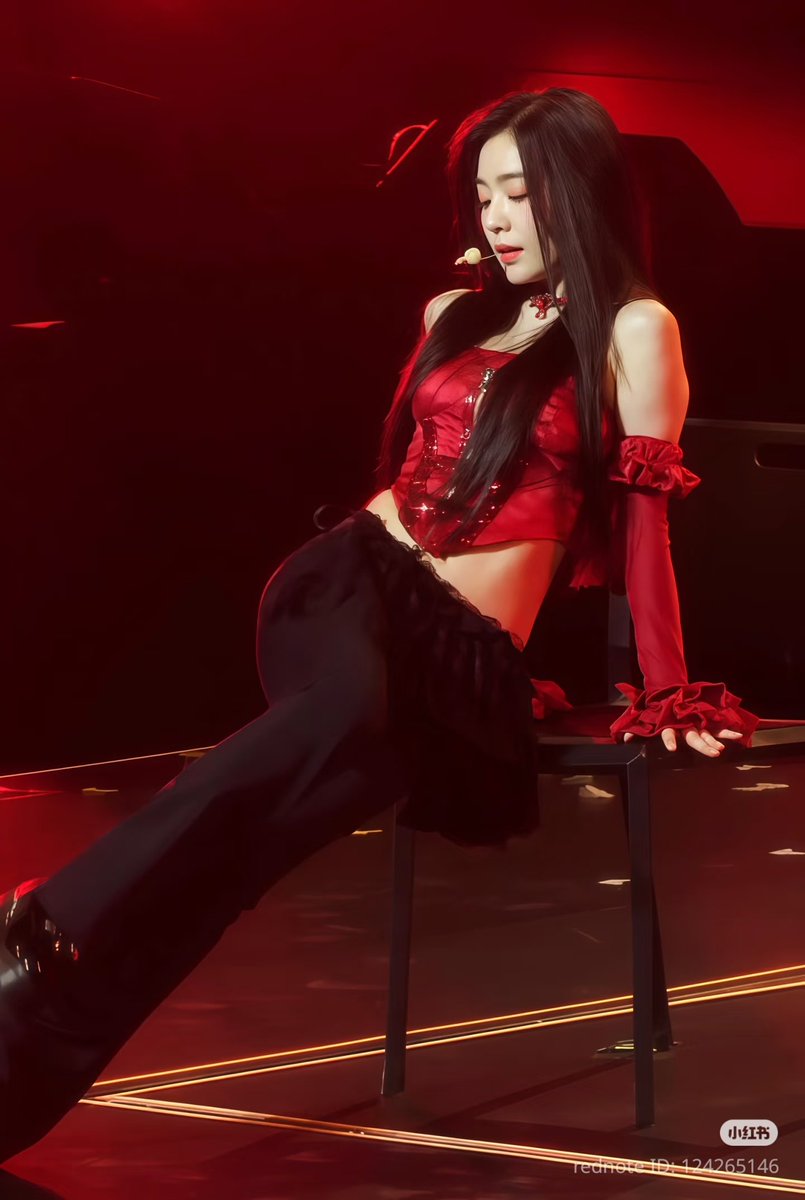 ୧⍤⃝🐰| LIKE A FLOWER🌷 (@renerene_143) on Twitter photo 